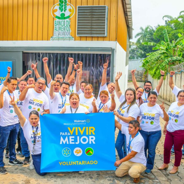 Walmart realiza voluntariado en el Banco de Alimentos de El Salvador